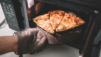How to reheat pizza in oven – Great Tips reheating in 2023
