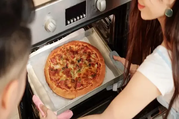 What Is The Best Way To Reheat Pizza?