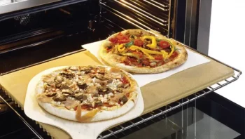 How long to cook pizza in oven