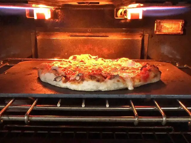 how long to cook pizza in oven2